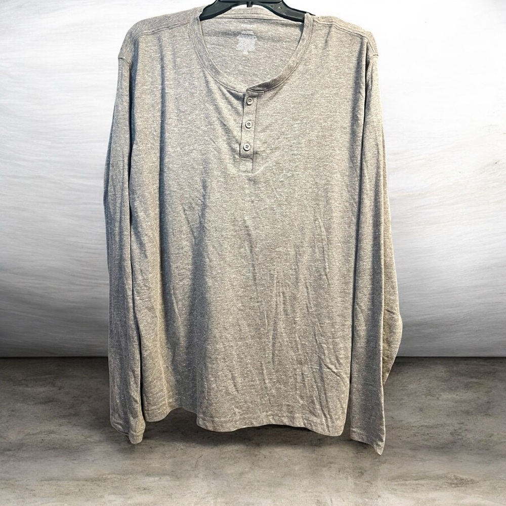 New Men’s Abound gray long sleeve shirt